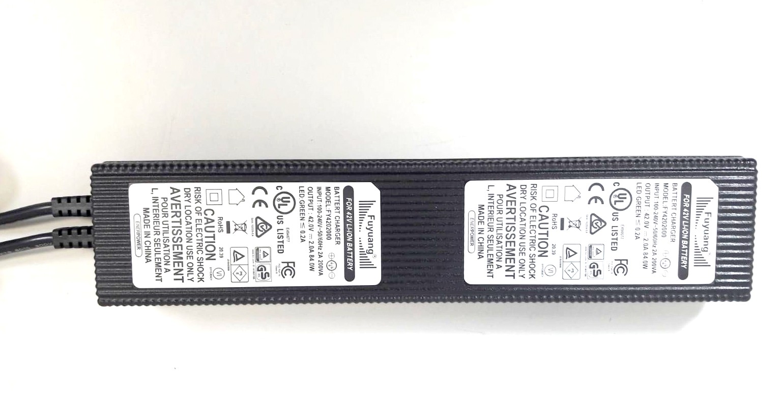 Fuyuang Duales Ladegerät 42V 2A 2 Ausgänge (170W) XLR-3