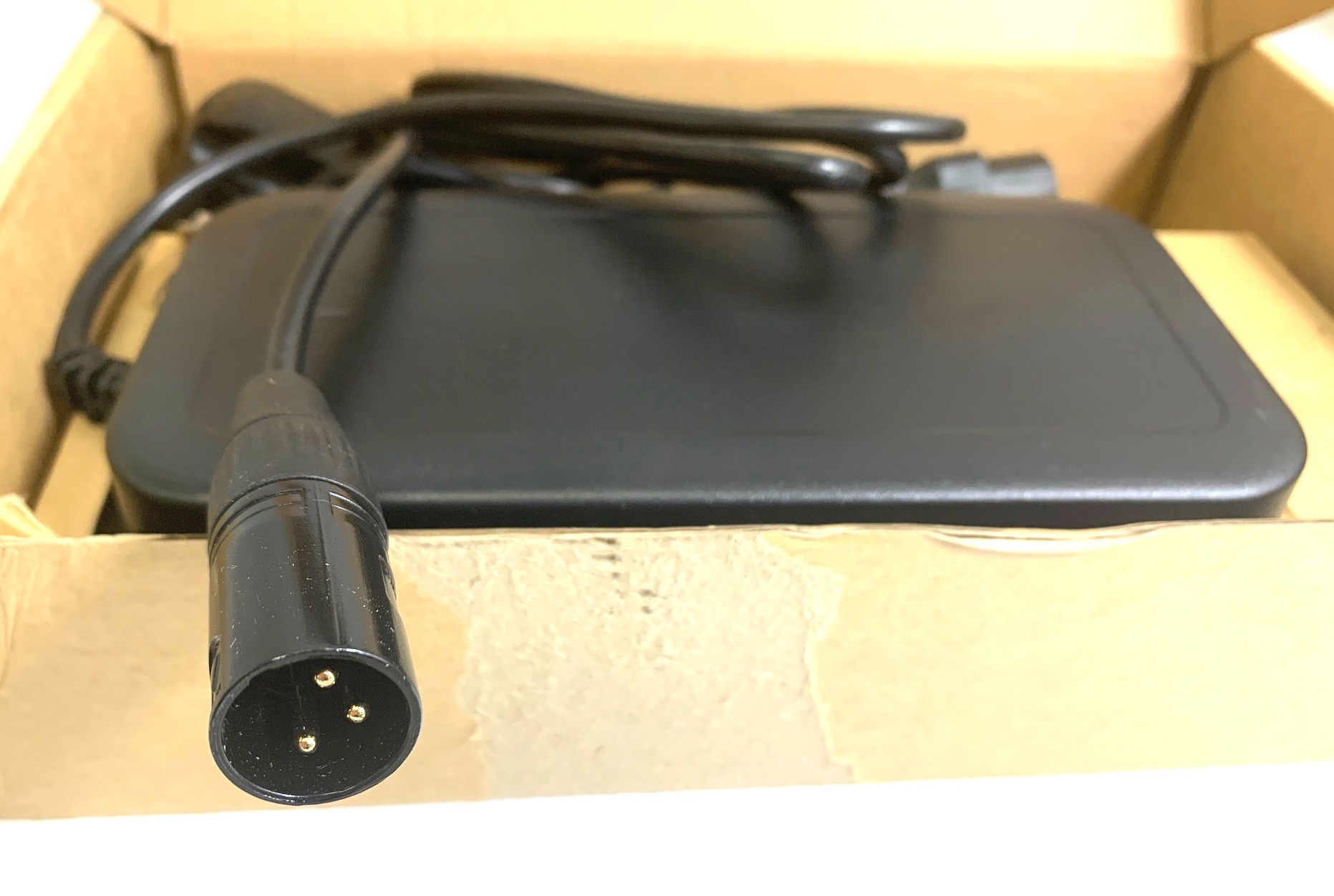 Silverfish Ladegerät 54,6V 4,5A (250 Watt) ohne Lüfter (CB, GS) für Akku 48V XLR-3