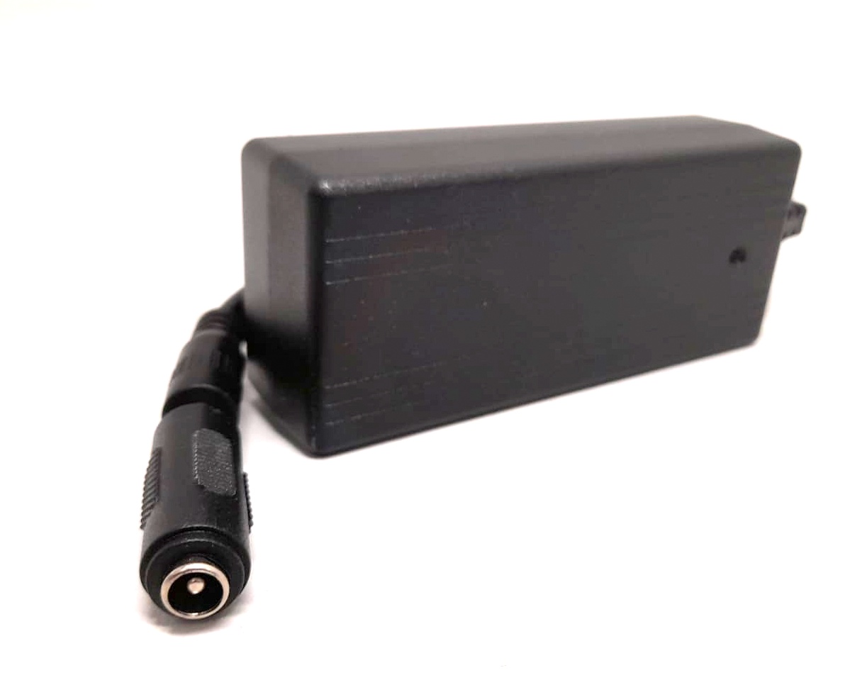 3A Ladegerät für 12V Akkus LiFePO4 4S DC Rundstecker weiblich ENERpower Wall