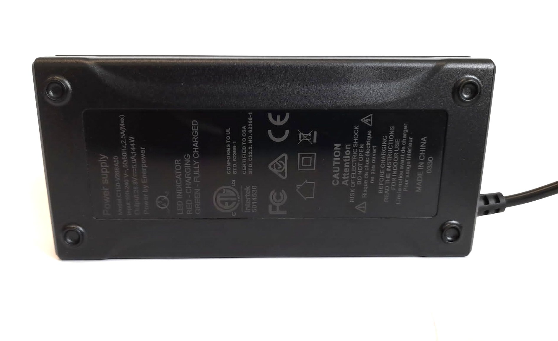 5A Ladegerät C150 28,8V 150 Watt für 24V LiFePo4 Akkus XLR-3